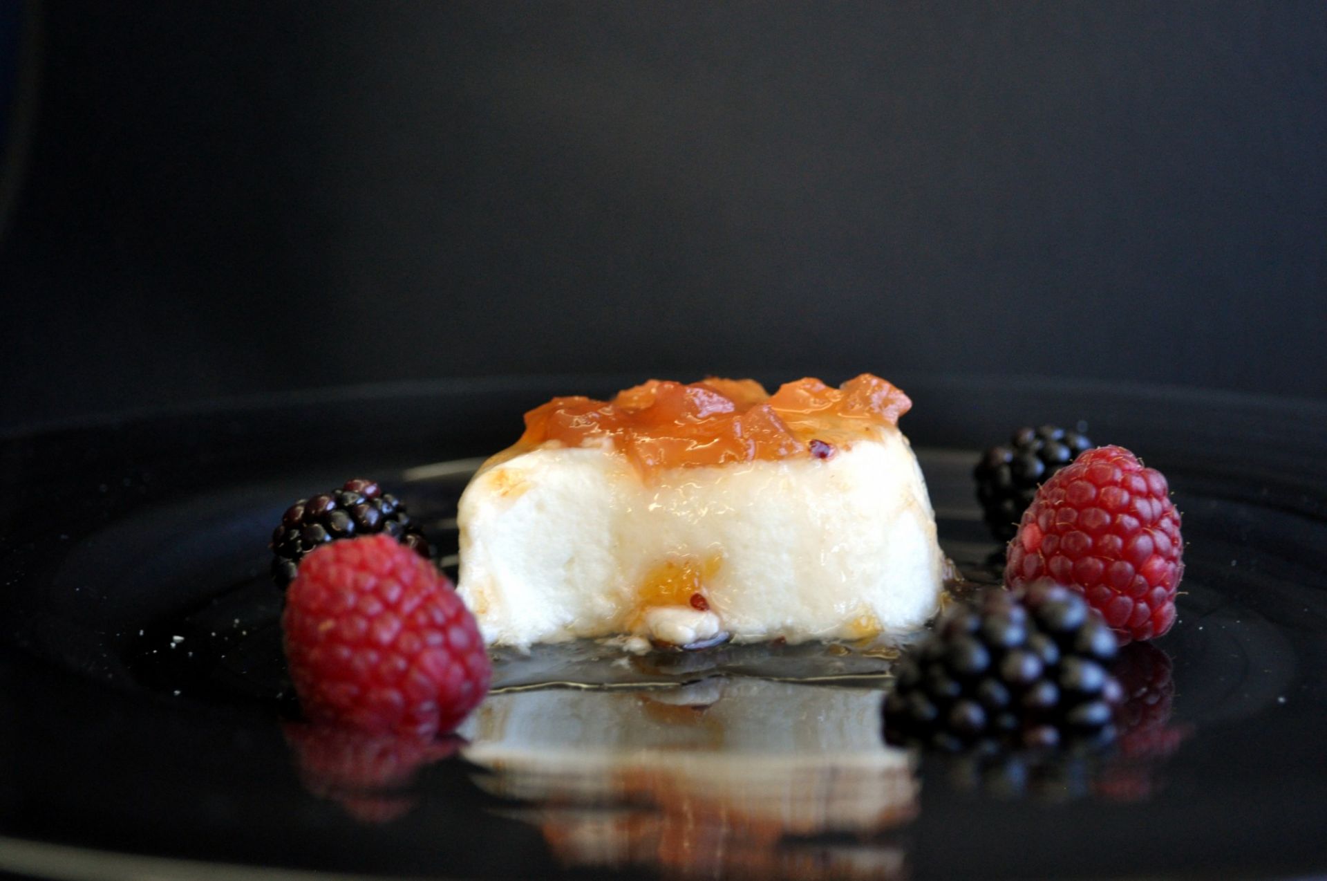 Mousse de iogurt de La Fageda amb melmelada de fruites d'estiu