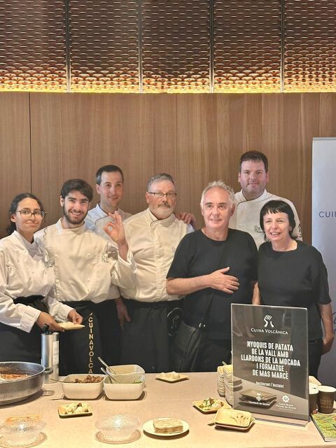 Cuina Volcànica porta el sabor de la Garrotxa al Castell de Peralada a les Trobades Comer La Vanguardia en el marc de Catalunya Regió Mundial de l'enogastronomia 2025